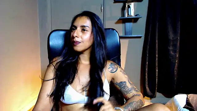 Snapshot of Desipleasure chatting on February 1, 8:47 pm Desipleasure online show from February 1, 8:47 pm