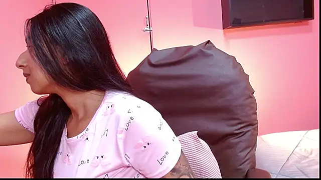 Snapshot of Desipleasure chatting on March 18, 8:15 pm Desipleasure online show from March 18, 8:15 pm