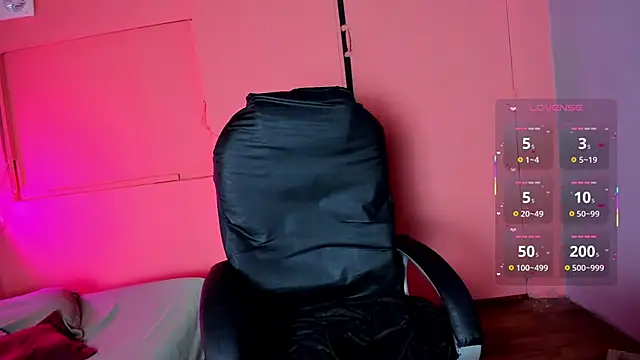 Snapshot of Desipleasure chatting on October 28, 8:00 pm Desipleasure online show from October 28, 8:00 pm