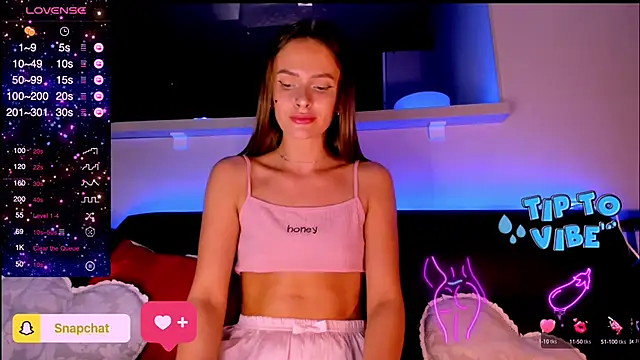 Snapshot of madina_taher chatting on February 16, 9:16 pm madina taher online show from February 16, 9:16 pm