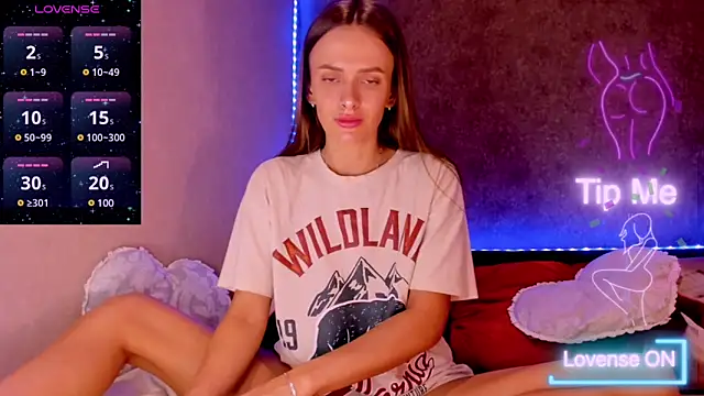 Snapshot of madina_taher chatting on March 13, 12:16 am madina taher online show from March 13, 12:16 am