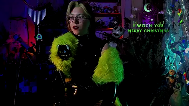 Snapshot of Scarlett_Wanner chatting on December 21, 8:00 pm Scarlett Wanner online show from December 21, 8:00 pm