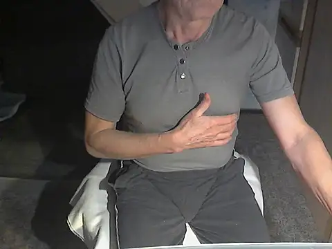 Snapshot of kiam471 chatting on December 10, 11:08 pm kiam471 online show from December 10, 11:08 pm