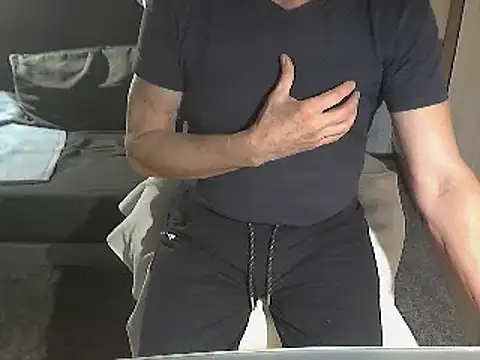 Snapshot of kiam471 chatting on January 4, 7:44 pm kiam471 online show from January 4, 7:44 pm