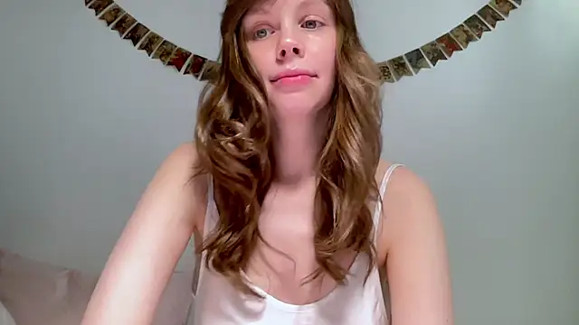 Nikki Mimimi online show from January 8, 9:55 am