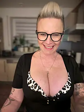 German Milf online show from January 16, 6:06 pm