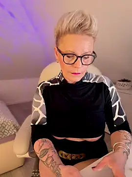 German Milf online show from February 12, 1:50 pm