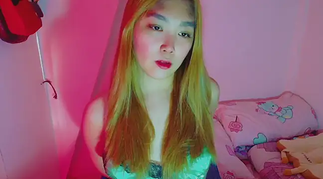 TR4NSCUTI3 online show from January 6, 11:31 pm