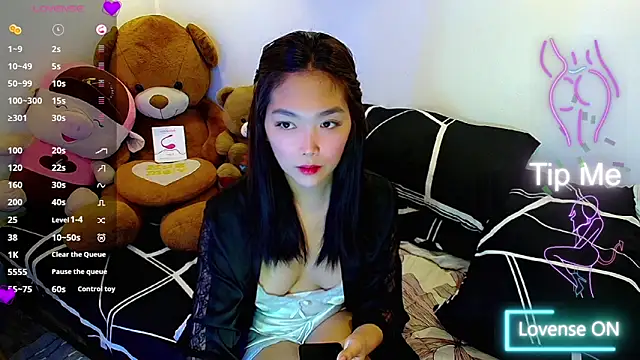 TR4NSCUTI3 online show from January 16, 9:08 pm