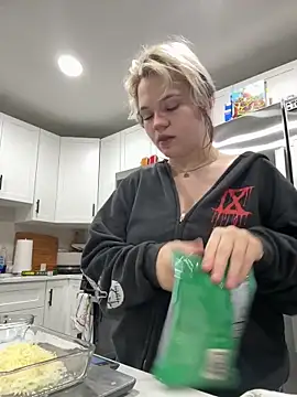 Cutiepiespanks online show from June 2, 1:07 am