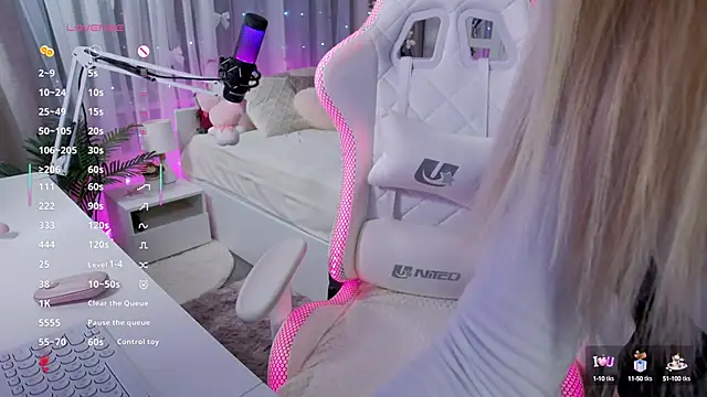 Snapshot of my--Polina chatting on February 13, 9:49 pm my--Polina online show from February 13, 9:49 pm