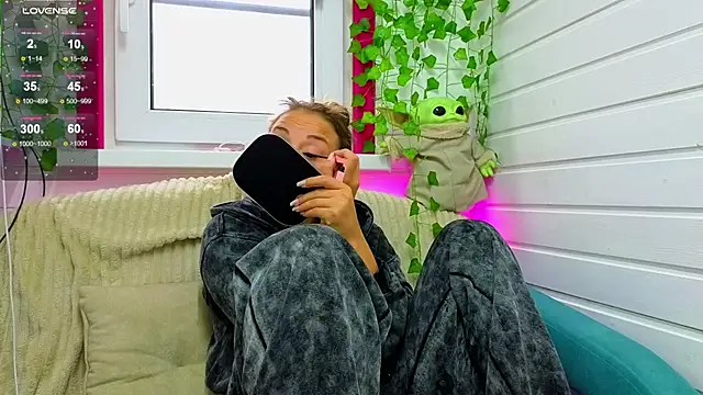 Misss Vikk online show from September 20, 6:25 am