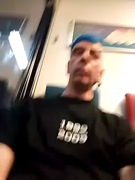 Snapshot of seelengleich chatting on December 18, 4:49 pm seelengleich online show from December 18, 4:49 pm