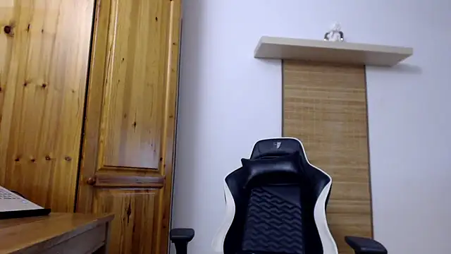 Lisakisss online show from March 23, 8:15 am