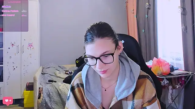 MollyLollipop online show from February 10, 4:38 am