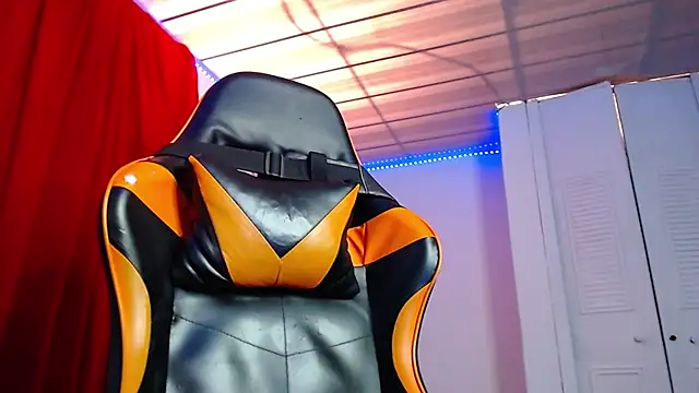 Snapshot of Adam_Hudsond chatting on March 19, 2:46 pm Adam Hudsond online show from March 19, 2:46 pm