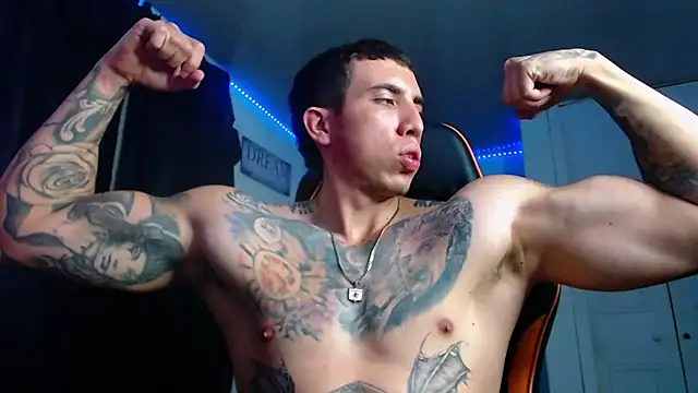 Snapshot of Adam_Hudsond chatting on October 29, 1:52 am Adam Hudsond online show from October 29, 1:52 am