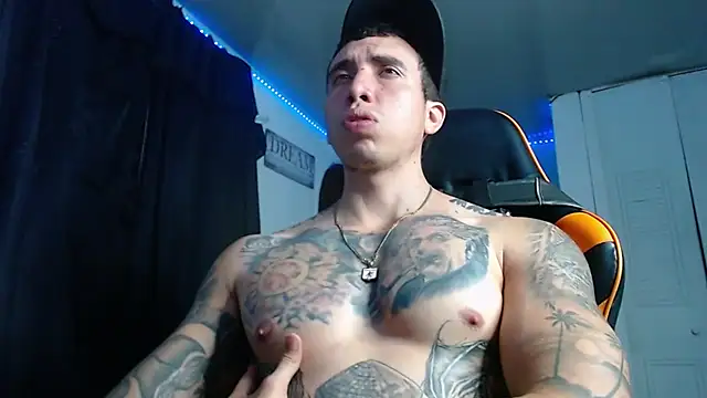 Snapshot of Adam_Hudsond chatting on November 7, 3:50 am Adam Hudsond online show from November 7, 3:50 am