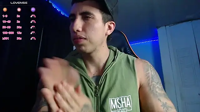 Snapshot of Adam_Hudsond chatting on November 14, 3:05 am Adam Hudsond online show from November 14, 3:05 am