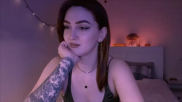 LilyFarey online show from January 18, 6:10 pm