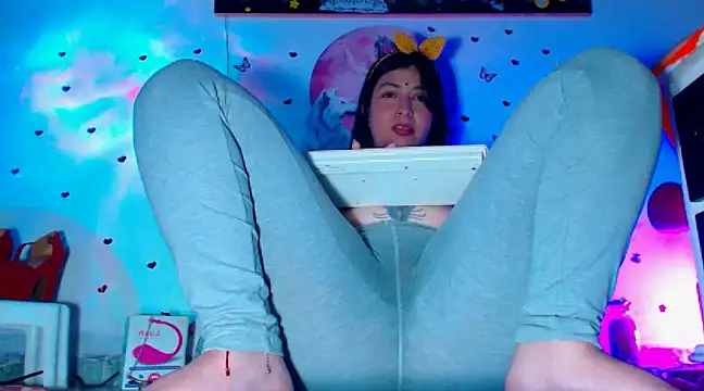 Snapshot of oliviarodriguez2u chatting on January 11, 1:37 am oliviarodriguez2u online show from January 11, 1:37 am