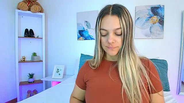 Isabella Harley online show from April 14, 1:17 pm