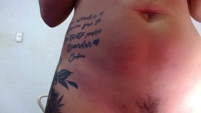 Snapshot of Sweet_baby_hellen chatting on January 25, 9:57 am Sweet baby hellen online show from January 25, 9:57 am