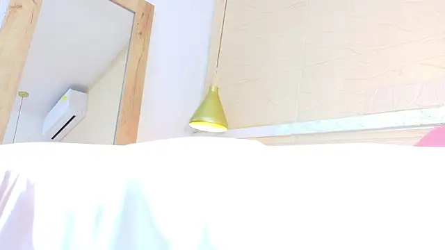 Snapshot of Sweet_baby_hellen chatting on February 19, 10:23 am Sweet baby hellen online show from February 19, 10:23 am