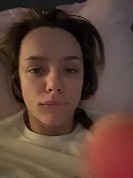 Snapshot of Kylie_Desire chatting on November 15, 11:32 pm Kylie Desire online show from November 15, 11:32 pm