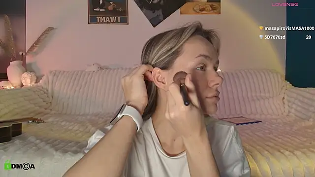 Snapshot of Kylie_Desire chatting on December 19, 3:57 am Kylie Desire online show from December 19, 3:57 am