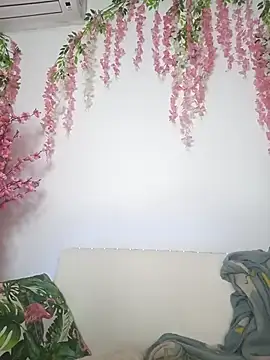 Snapshot of Bell_a_mi_ chatting on July 9, 10:52 am Bell a mi online show from July 9, 10:52 am