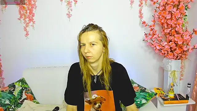 Snapshot of Bell_a_mi_ chatting on July 17, 11:06 am Bell a mi online show from July 17, 11:06 am