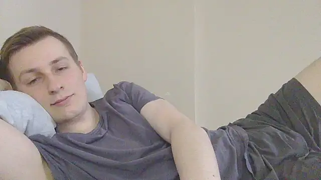 Snapshot of your_andy chatting on April 23, 5:52 am your andy online show from April 23, 5:52 am