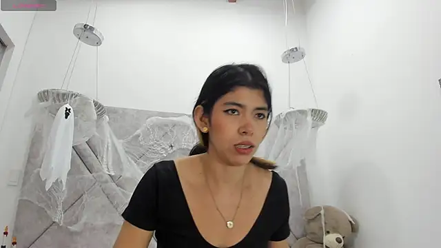 Girl Cherry online show from October 9, 11:30 am