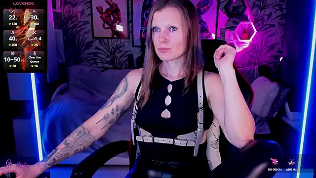 Devi Evi online show from February 6, 7:29 pm