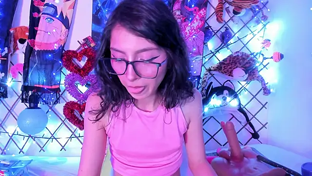 Snapshot of Alice_jacobs1 chatting on February 11, 8:26 am Alice jacobs1 online show from February 11, 8:26 am