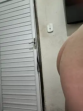 Snapshot of VIC22SECRET chatting on November 16, 1:11 am VIC22SECRET online show from November 16, 1:11 am