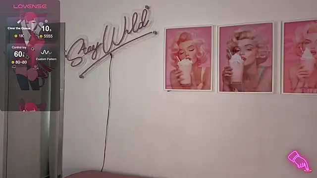 Snapshot of Adele_LatinLady chatting on November 19, 9:37 pm Adele LatinLady online show from November 19, 9:37 pm