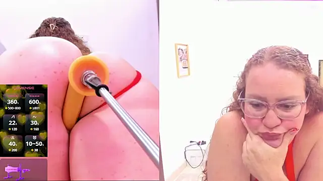 Snapshot of Paulina_Davis_ chatting on February 15, 1:42 am Paulina Davis online show from February 15, 1:42 am