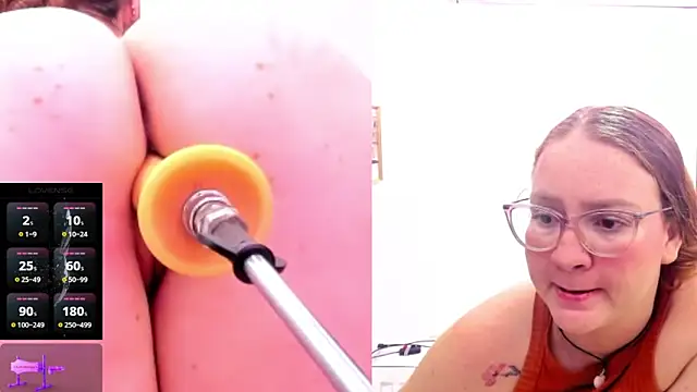 Snapshot of Paulina_Davis_ chatting on February 28, 6:54 am Paulina Davis online show from February 28, 6:54 am