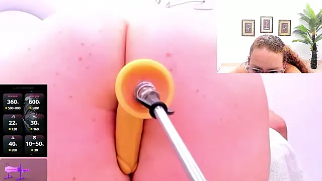 Snapshot of Paulina_Davis_ chatting on March 12, 10:05 am Paulina Davis online show from March 12, 10:05 am