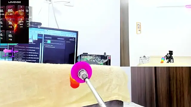 Paulina Davis  online show from December 15, 11:20 pm