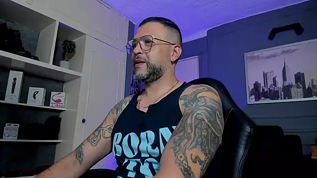 MrFrank tattoo online show from October 9, 11:58 pm