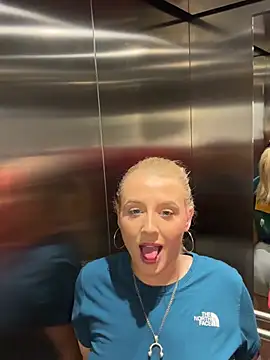 Strongqueen online show from January 8, 11:41 pm