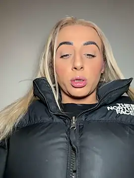 Strongqueen online show from December 20, 9:11 pm