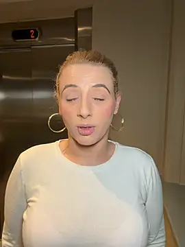 Strongqueen online show from January 8, 9:17 pm