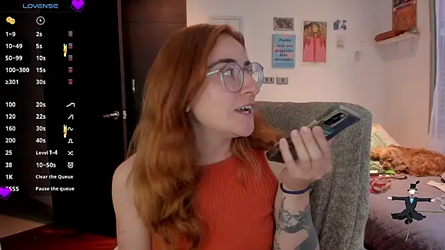 Snapshot of linda_giggle chatting on December 3, 10:40 pm linda giggle online show from December 3, 10:40 pm