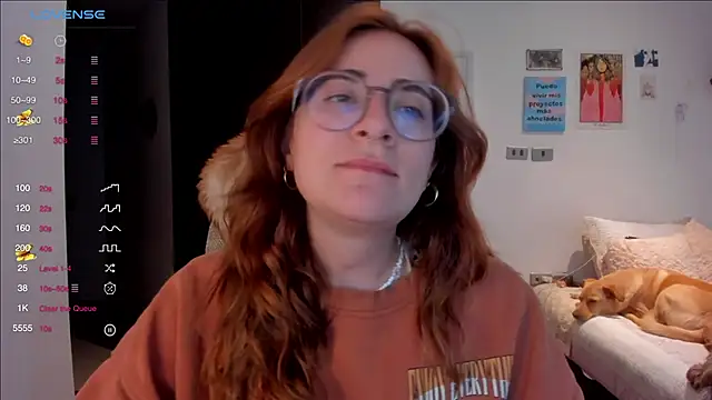 Snapshot of linda_giggle chatting on December 12, 12:16 am linda giggle online show from December 12, 12:16 am