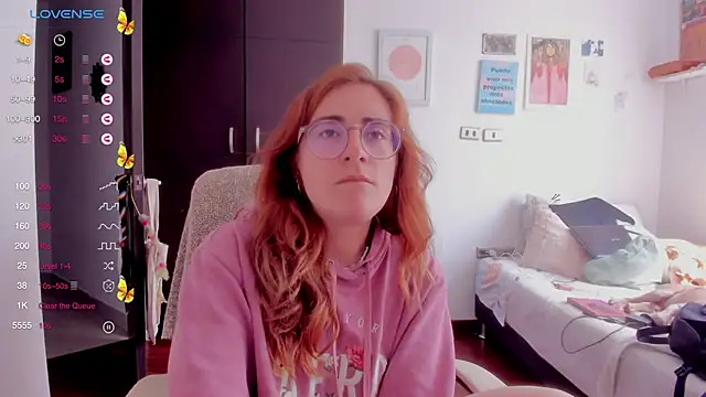 Snapshot of linda_giggle chatting on January 10, 5:13 pm linda giggle online show from January 10, 5:13 pm