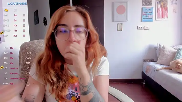 Snapshot of linda_giggle chatting on January 15, 1:31 pm linda giggle online show from January 15, 1:31 pm